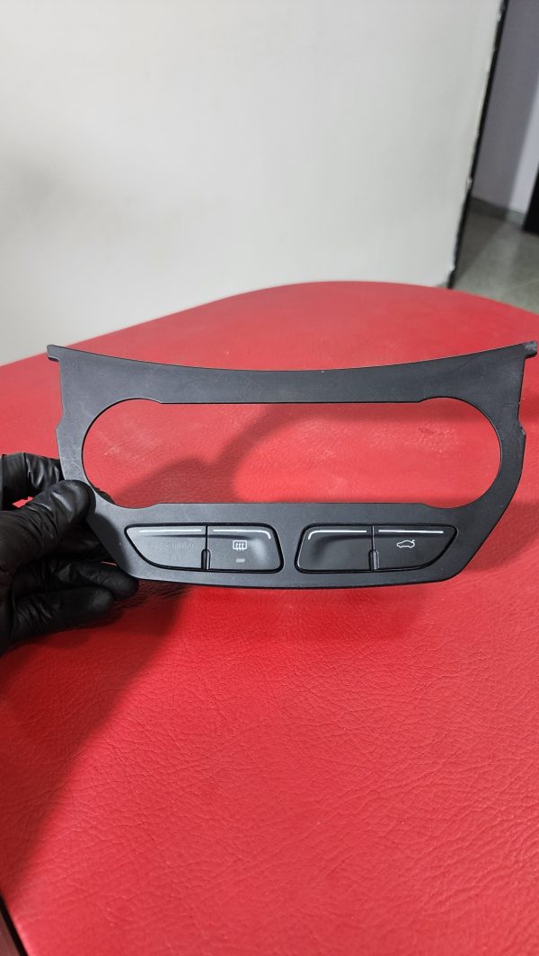 Carcasa Consola central apertura baul Ford Escape