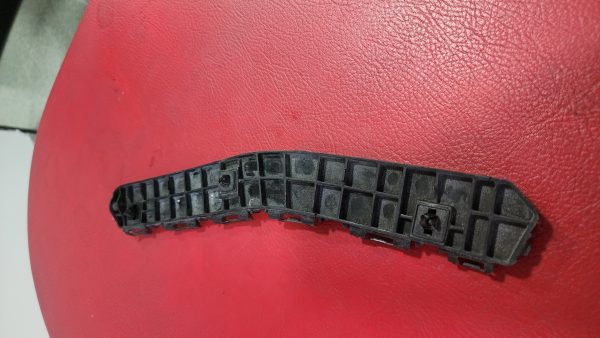 Guia de Bomper Del Izq Swift Dzire